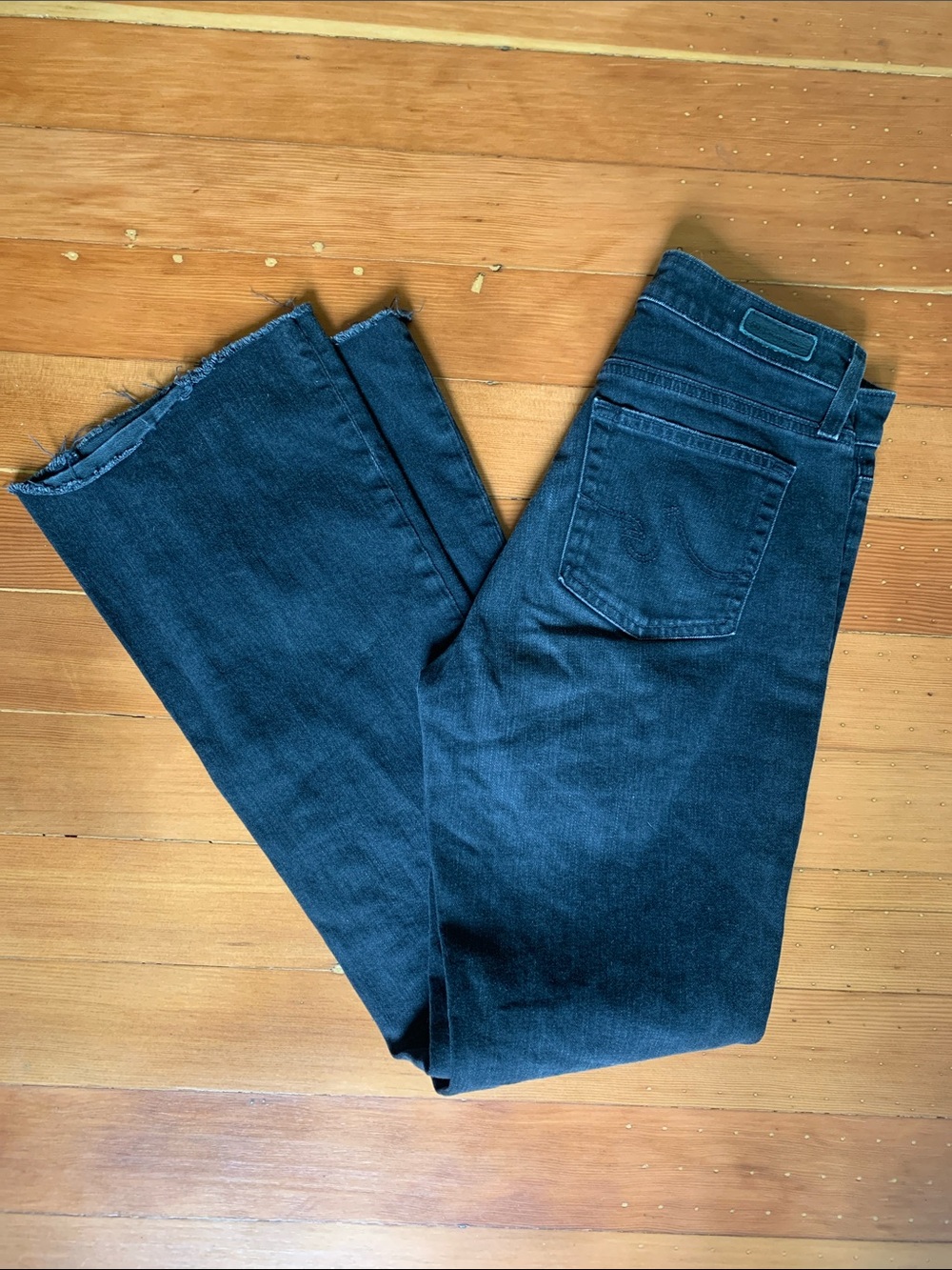 Ag Adriano Goldschmied Farrah Boot High-Rise Jeans in Black Wash Frayed hem 29